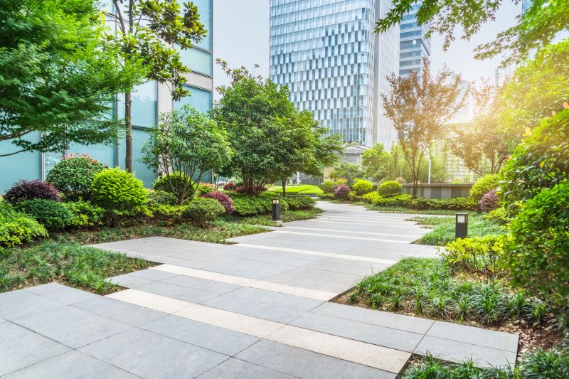 Commercial Mulching detail