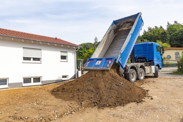 Garden Dirt Delivery in Draper